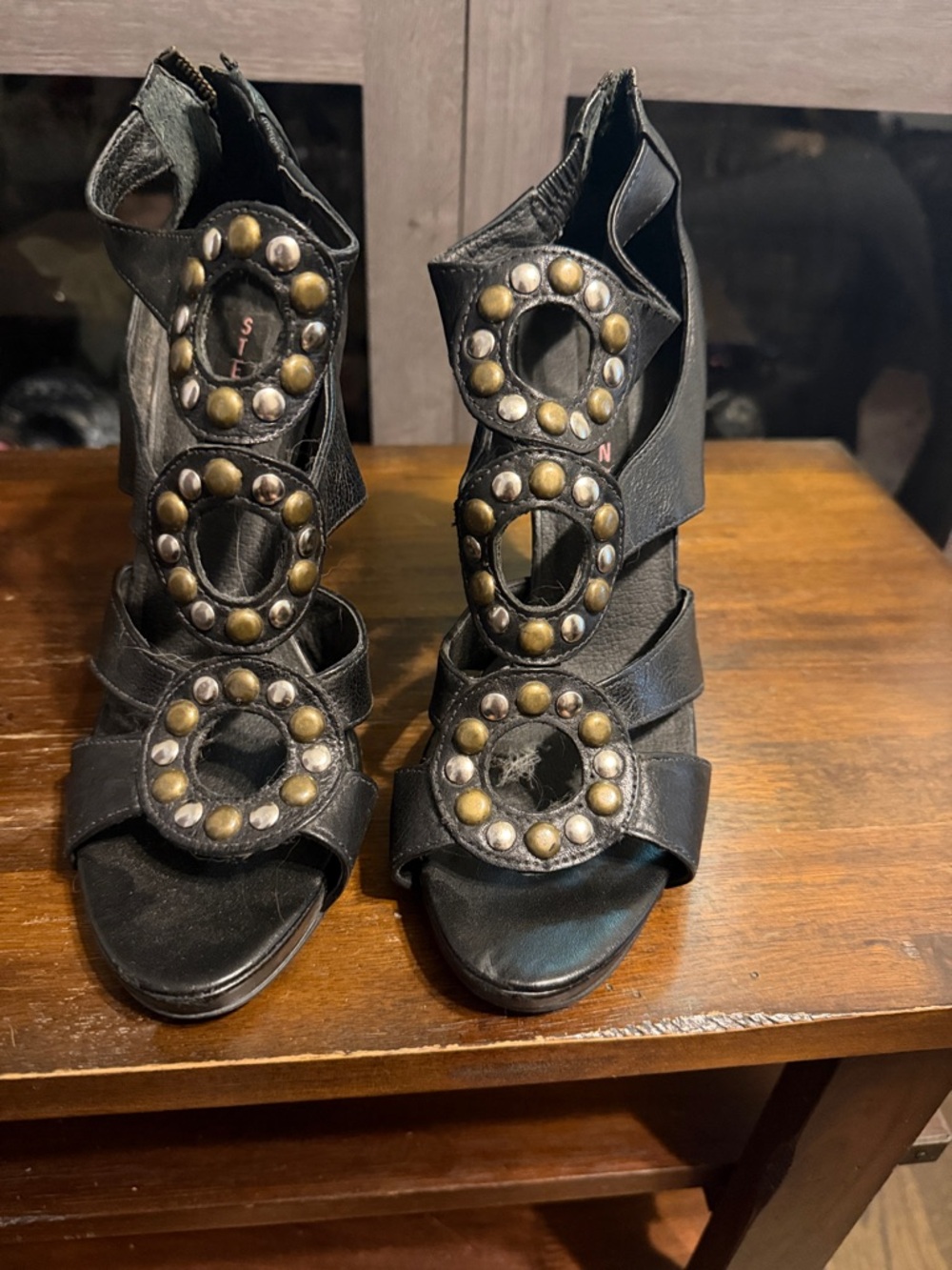 Steve Madden Black Open-Toe Studded Circle-Heel Sandals